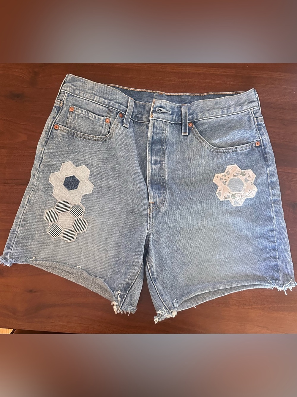 Levi’s 501® Mid Thigh Women's Shorts Size 33